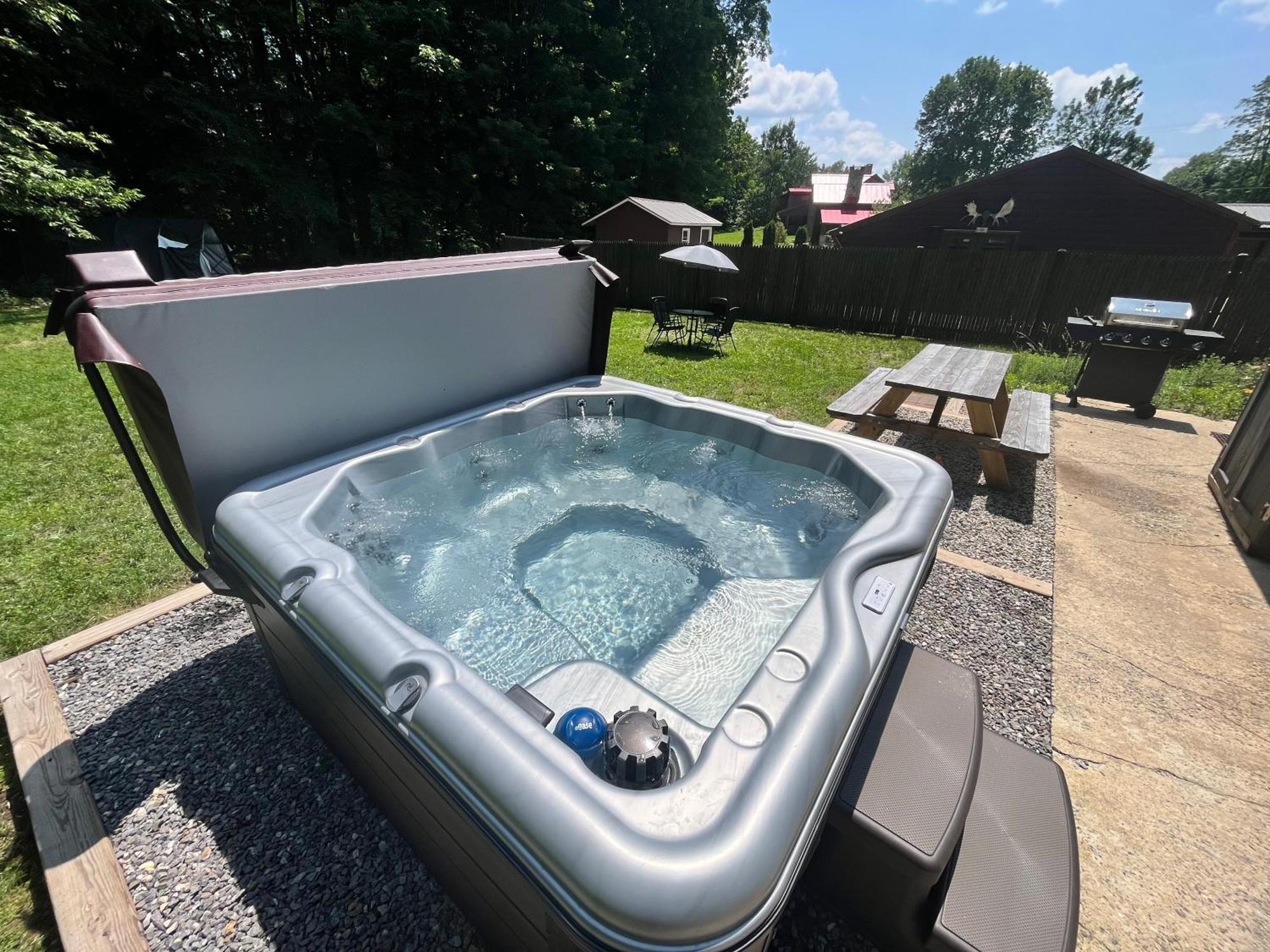 Ski Chalet W-Hot Tub, Only 3 Min To Sunday River Ski Lifts! Bethel Buitenkant foto